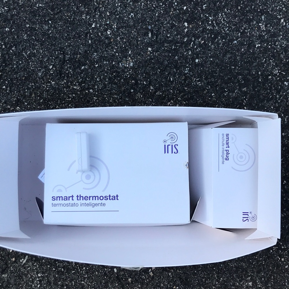 Iris Radio Thermostat Smart Thermostat Smart Plug